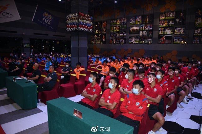 女性尿孔被撑开调教